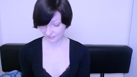Snapshot of angelinalov_ chatting on 01-22-25, 11:23 Angelina online show from 01-22-25, 11:23