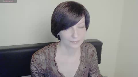 Snapshot of angelinalov_ chatting on 01-24-25, 02:19 Angelina online show from 01-24-25, 02:19