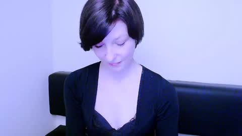 Snapshot of angelinalov_ chatting on 01-29-25, 10:48 Angelina online show from 01-29-25, 10:48
