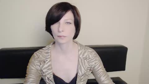 Snapshot of angelinalov_ chatting on 02-08-25, 01:44 Angelina online show from 02-08-25, 01:44