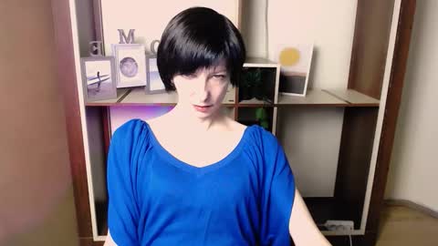 Angelina online show from 12-18-25, 07:14