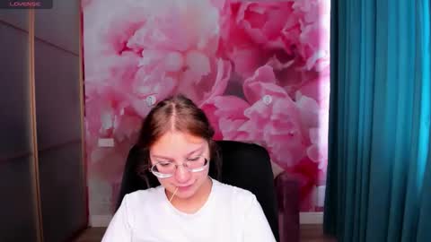 AngelinaLow online show from 09-28-25, 11:26