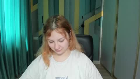 AngelinaLow online show from 05-04-26, 11:28