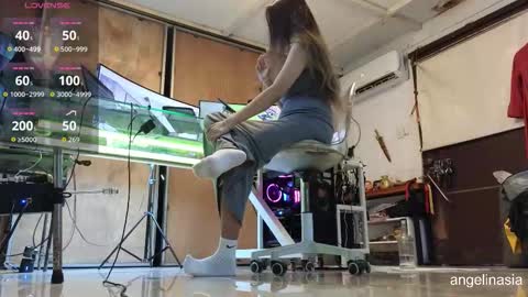 Snapshot of angelinasia chatting on 03-19-26, 12:03 Angel online show from 03-19-26, 12:03