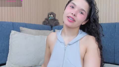 Snapshot of angeline__cute chatting on 09-10-25, 12:05 angeline online show from 09-10-25, 12:05