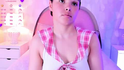 Snapshot of angeline__cute chatting on 03-26-26, 12:11 angeline online show from 03-26-26, 12:11
