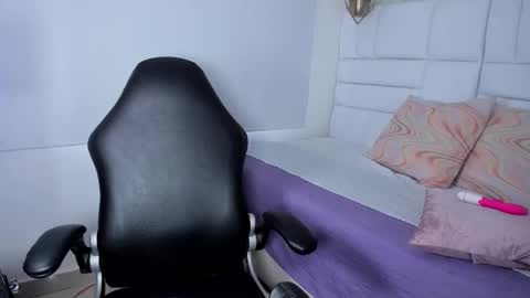 Angeline Lara online show from 03-10-26, 01:05