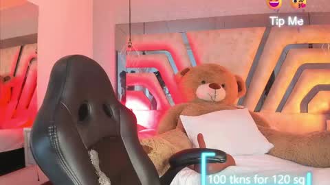 Angeline Heet online show from 05-21-26, 03:35