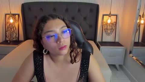 Snapshot of angelinemore chatting on 02-24-26, 08:29 ANGELINE online show from 02-24-26, 08:29