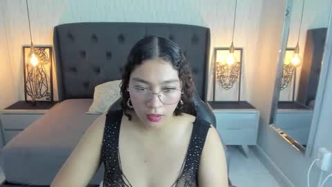 Snapshot of angelinemore chatting on 03-18-26, 07:17 ANGELINE online show from 03-18-26, 07:17