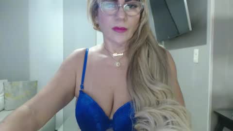 Snapshot of angelinna_12 chatting on 09-18-25, 02:02 angelinna_12 online show from 09-18-25, 02:02