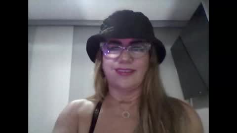 Snapshot of angelinna_12 chatting on 09-26-25, 04:27 angelinna_12 online show from 09-26-25, 04:27