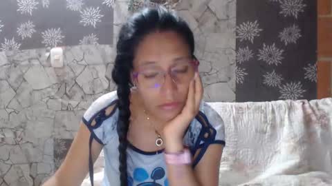 Snapshot of angelitaa_hot chatting on 12-14-24, 10:45 angela online show from 12-14-24, 10:45