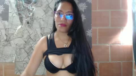 Snapshot of angelitaa_hot chatting on 02-04-25, 09:10 angela online show from 02-04-25, 09:10