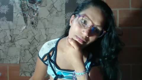 Snapshot of angelitaa_hot chatting on 02-20-25, 02:40 angela online show from 02-20-25, 02:40