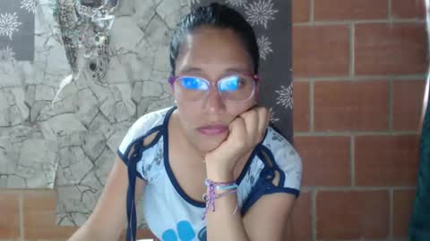 Snapshot of angelitaa_hot chatting on 02-20-25, 12:25 angela online show from 02-20-25, 12:25