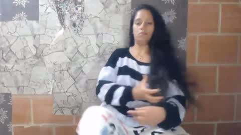 Snapshot of angelitaa_hot chatting on 03-12-25, 03:57 angela online show from 03-12-25, 03:57