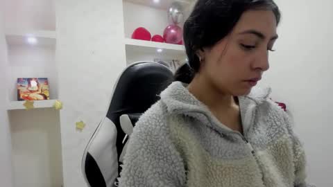 Snapshot of angell_cooper8 chatting on 02-18-26, 01:29 Angell cooper8 online show from 02-18-26, 01:29