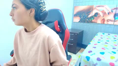 Snapshot of angell_cooper8 chatting on 03-25-26, 12:11 Angell cooper8 online show from 03-25-26, 12:11