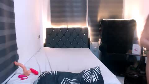 angella_dior online show from 09-22-25, 05:59