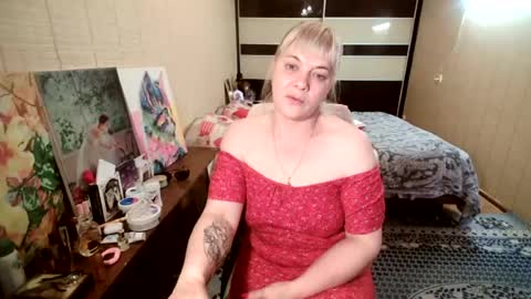 angelleah online show from 06-18-26, 03:16