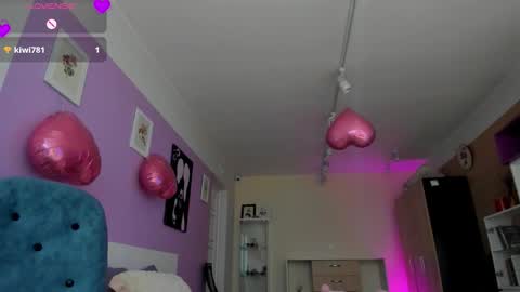 Snapshot of angelly_fox chatting on 03-02-26, 06:14 Angelli online show from 03-02-26, 06:14