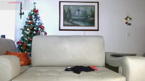 Snapshot of angelm888 chatting on 12-21-25, 05:03 Angelm888- online show from 12-21-25, 05:03