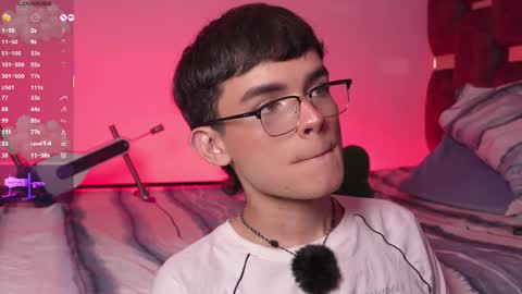 Angelo I work from home this is my room  online show from 10-25-25, 04:53