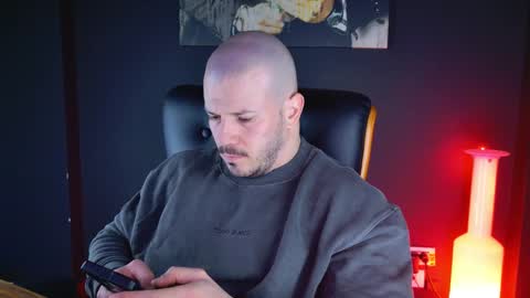 Snapshot of angeloeric chatting on 12-20-24, 02:16 BlackWolf online show from 12-20-24, 02:16