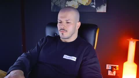 Snapshot of angeloeric chatting on 01-11-25, 04:36 BlackWolf online show from 01-11-25, 04:36