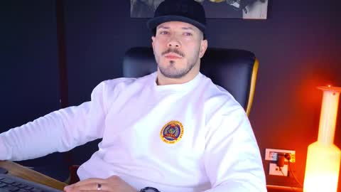 Snapshot of angeloeric chatting on 01-17-25, 05:32 BlackWolf online show from 01-17-25, 05:32
