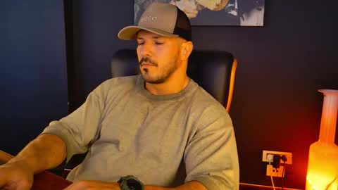 Snapshot of angeloeric chatting on 09-18-25, 11:56 BlackWolf online show from 09-18-25, 11:56