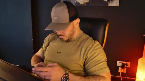 Snapshot of angeloeric chatting on 02-12-26, 11:05 BlackWolf online show from 02-12-26, 11:05