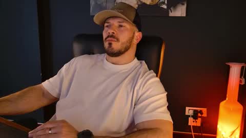 Snapshot of angeloeric chatting on 03-25-26, 12:33 BlackWolf online show from 03-25-26, 12:33