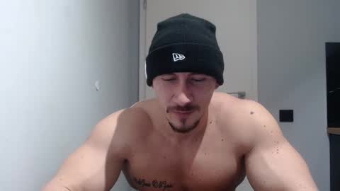  ------- SEX SHOW WITH GUYS AND GIRLS  MUSCLE SHOW online show from 02-01-25, 04:44