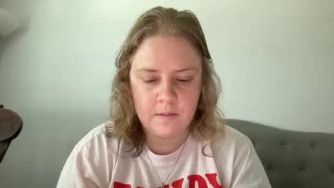 Snapshot of angeloflight273360 chatting on 02-16-26, 04:03 Angel of Light online show from 02-16-26, 04:03