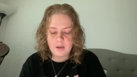 Snapshot of angeloflight273360 chatting on 02-18-26, 02:02 Angel of Light online show from 02-18-26, 02:02