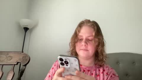 Snapshot of angeloflight273360 chatting on 02-19-26, 02:24 Angel of Light online show from 02-19-26, 02:24