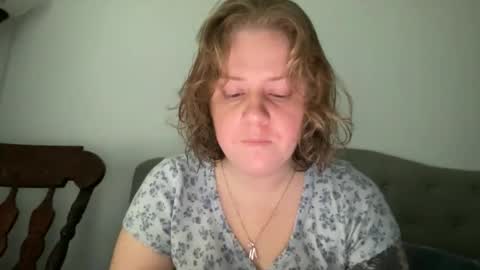 Snapshot of angeloflight273360 chatting on 02-26-26, 02:05 Angel of Light online show from 02-26-26, 02:05