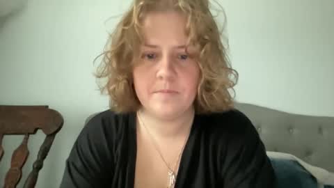 Snapshot of angeloflight273360 chatting on 02-28-26, 02:40 Angel of Light online show from 02-28-26, 02:40