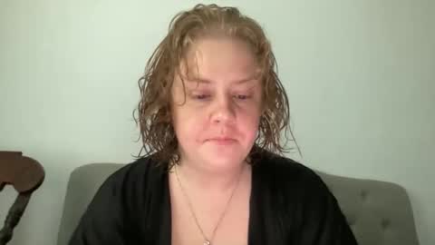 Snapshot of angeloflight273360 chatting on 03-01-26, 01:57 Angel of Light online show from 03-01-26, 01:57