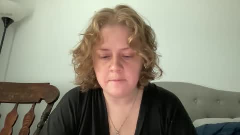 Snapshot of angeloflight273360 chatting on 03-07-26, 02:25 Angel of Light online show from 03-07-26, 02:25