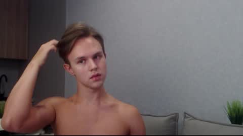 Angel online show from 09-26-25, 09:13