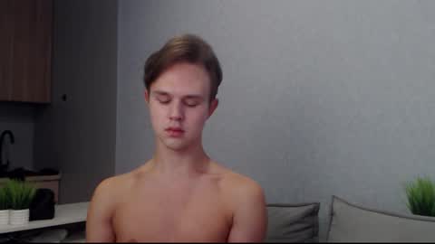 Angel online show from 10-03-25, 08:22