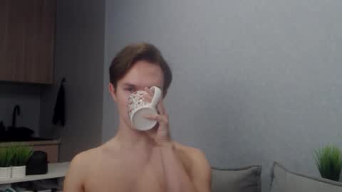 Snapshot of angelraaay chatting on 02-19-26, 12:34 Angel online show from 02-19-26, 12:34