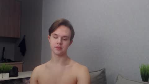 Snapshot of angelraaay chatting on 03-10-26, 10:31 Angel online show from 03-10-26, 10:31