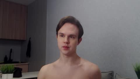 Snapshot of angelraaay chatting on 03-26-26, 11:05 Angel online show from 03-26-26, 11:05