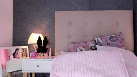 Snapshot of angels_one chatting on 01-26-25, 12:43 Angela online show from 01-26-25, 12:43