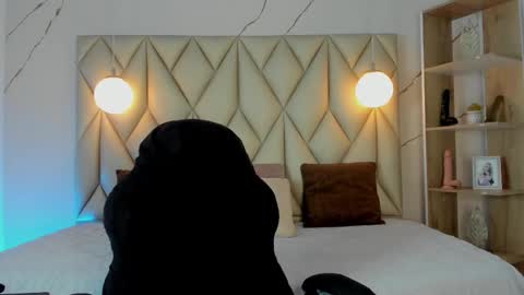 ANGIE online show from 12-15-25, 01:59