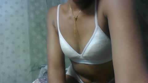 angeltta69 online show from 04-29-26, 08:04